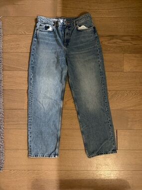Classic Women’s Zara Light Blue Denim Jeans- cropped/ankle